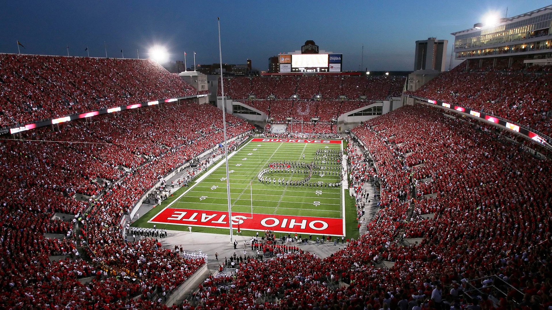 “定向越野：东部新区赛场上演极限徒步挑战”